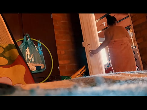 ❤️ Mon oncle me suit dans la douche, il me baise pendant que je prends une douche. Vidéo de sexe at us ❌